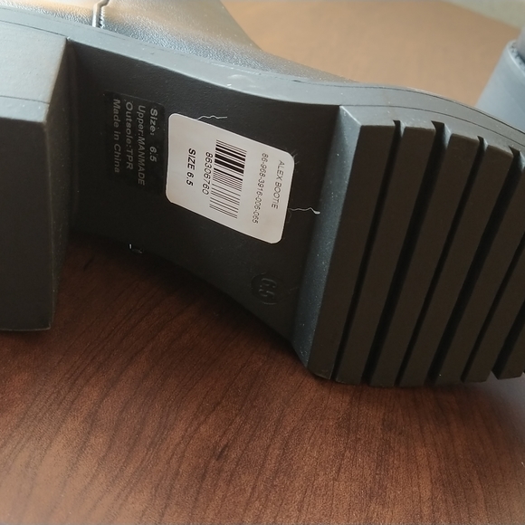 Alex Bootie Lug Sole Black Leather Slip on - Picture 5 of 7